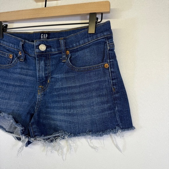 GAP Blue Jean Shorts with Distressed Hem Women's Size 26P 3" Short‎ - Picture 3 of 9